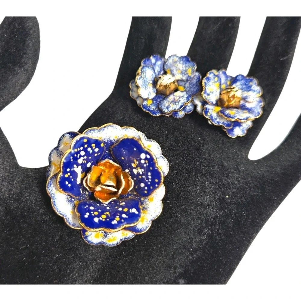 Vintage Goldtone Blue Yellow Paint Enamel Flower Brooch & Clip On Earrings Set